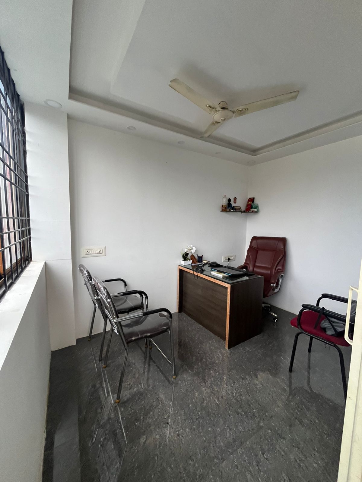 Executive Office Cabin